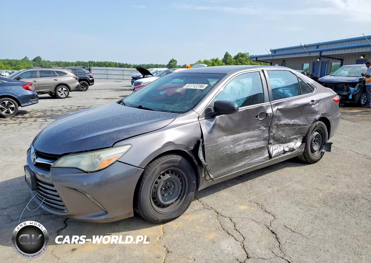 2016 Toyota Camry Le – zdjęcie 1 z 12