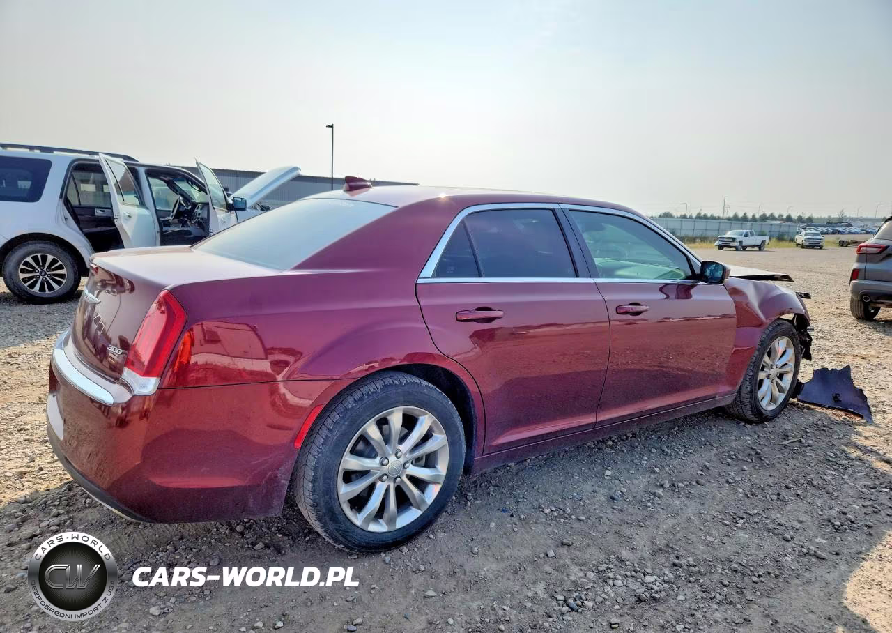 2021 Chrysler 300 Touring VIN:2C3CCARG9MH551026 - 3