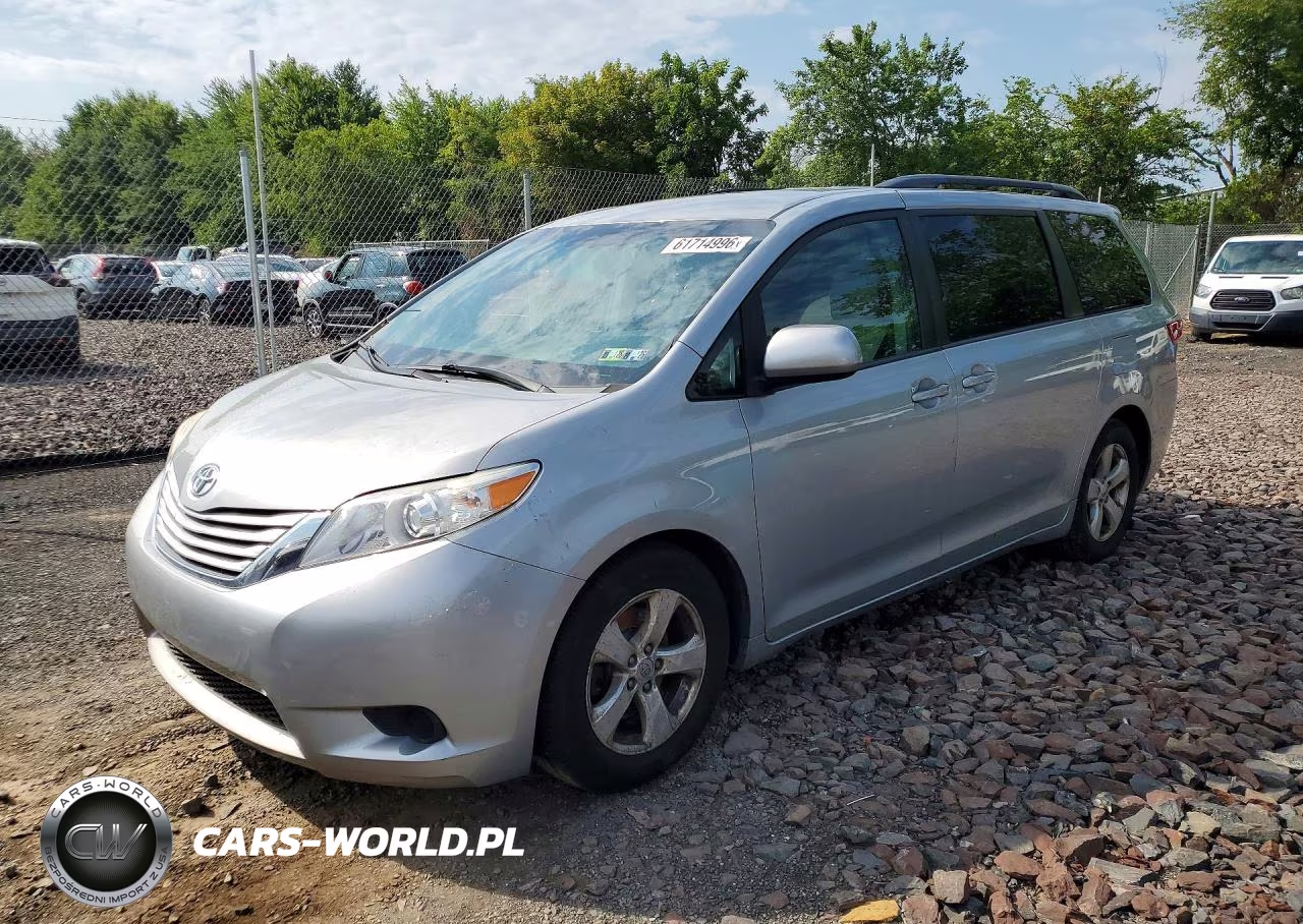2015 Toyota Sienna Le