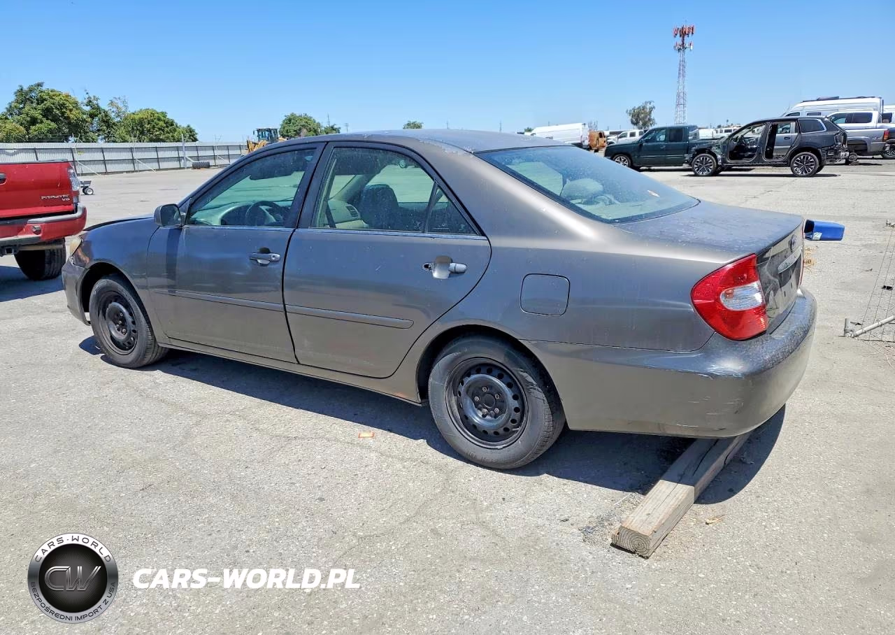 2003 Toyota Camry Le VIN:4T1BE32K23U698632 - 2