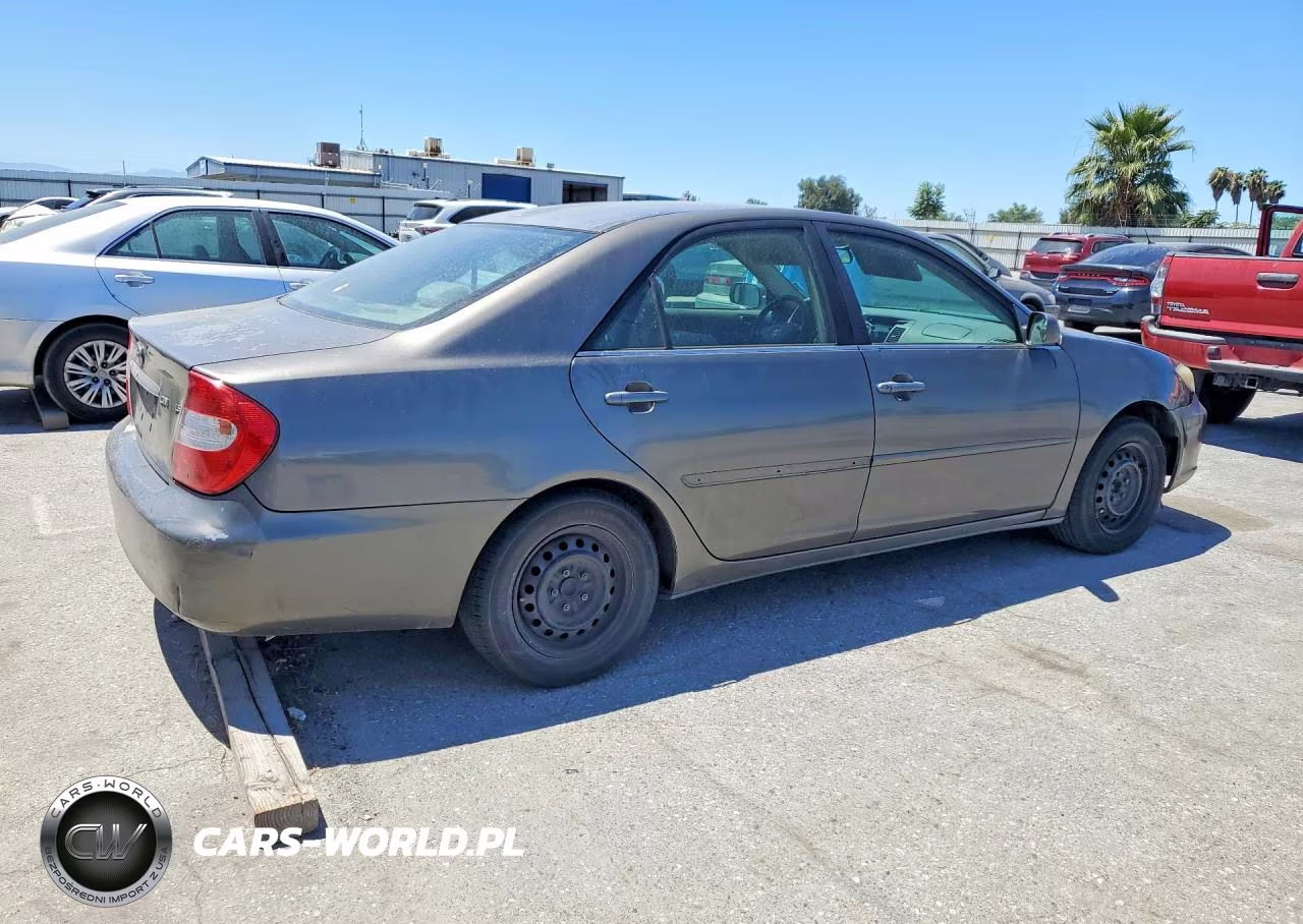 2003 Toyota Camry Le VIN:4T1BE32K23U698632 - 3