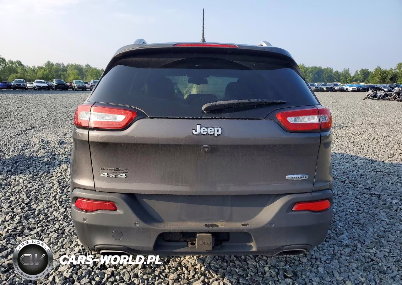 2018 Jeep Cherokee Latitude Plus VIN:1C4PJMLX1JD576069 - 6