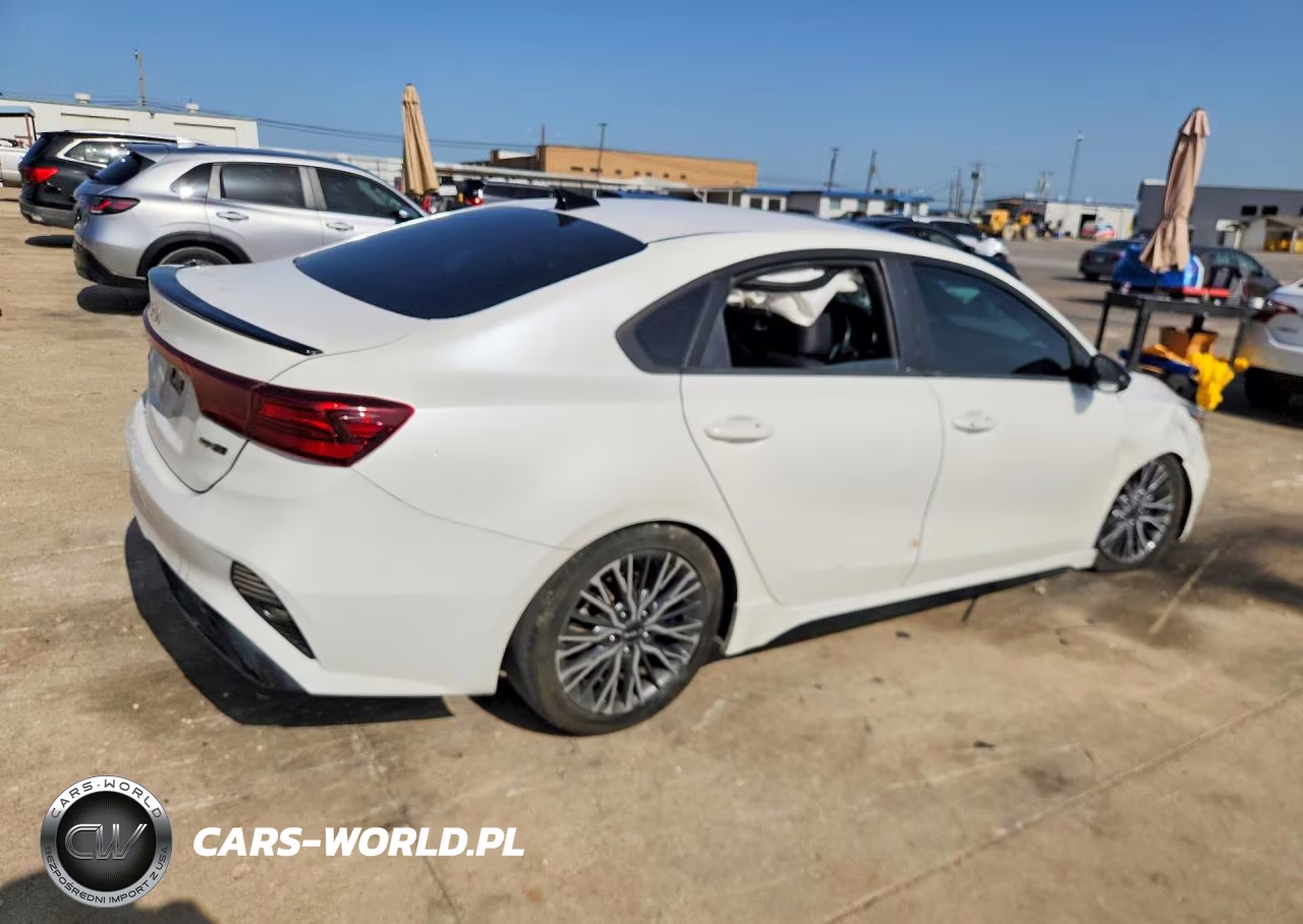 2023 Kia Forte Gt Line VIN:3KPF54AD5PE663957 - 3