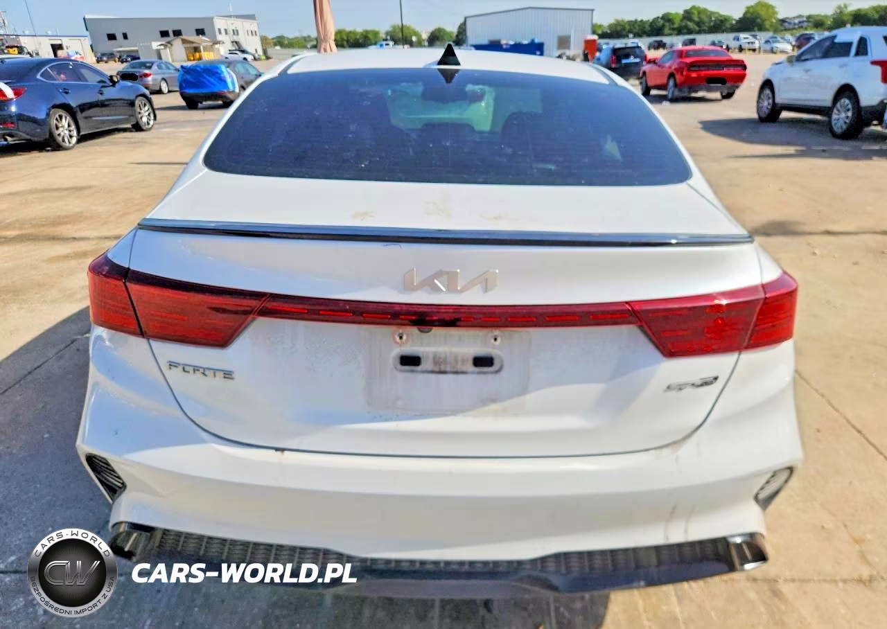 2023 Kia Forte Gt Line VIN:3KPF54AD5PE663957 - 6