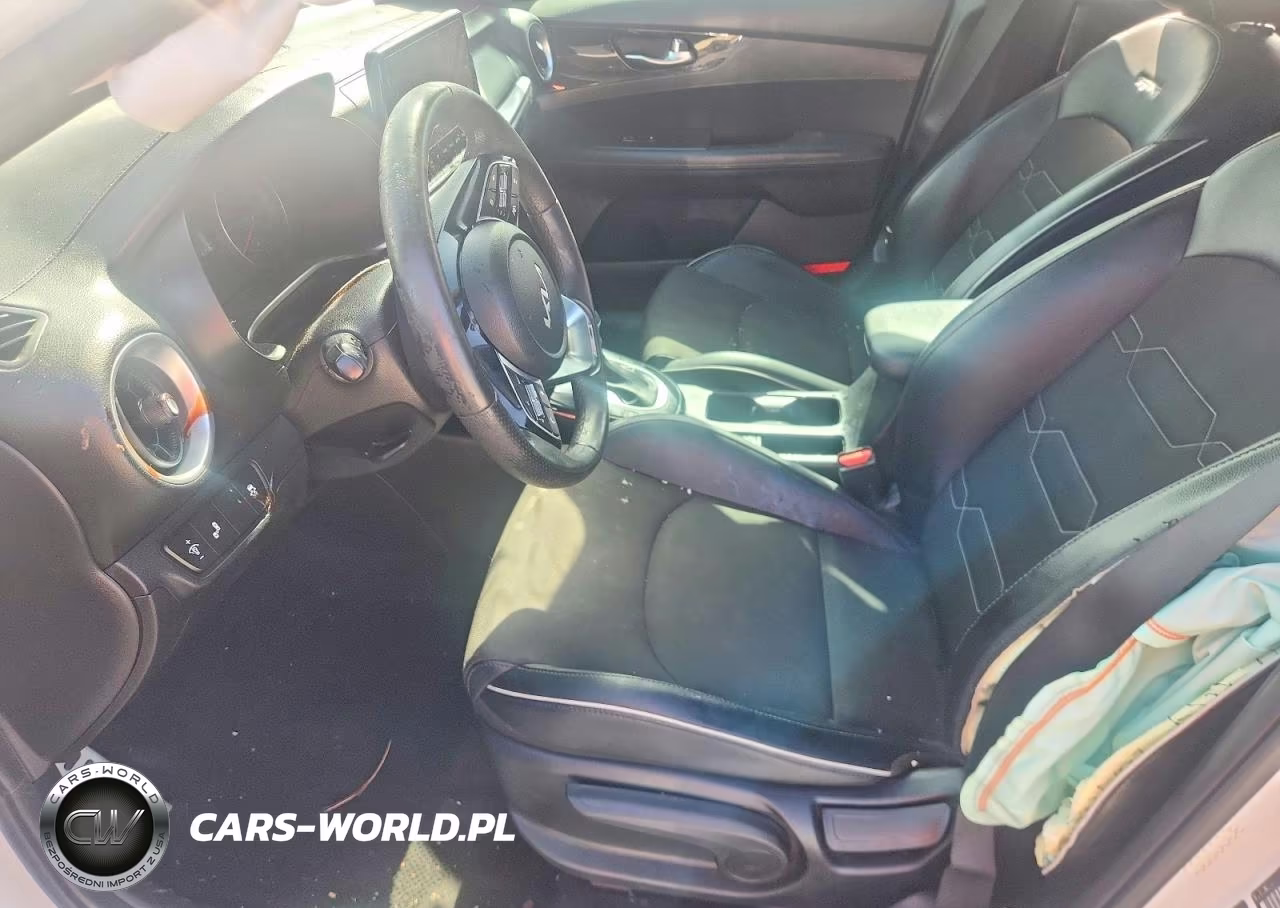 2023 Kia Forte Gt Line VIN:3KPF54AD5PE663957 - 7