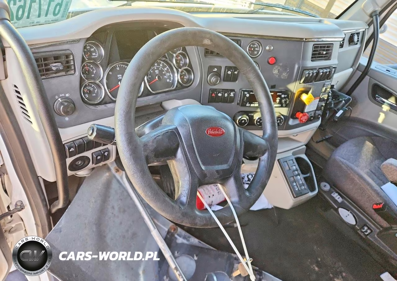 2018 Peterbilt 579 - Semi Truck VIN:1XPBDP9X0JD474092 - 8