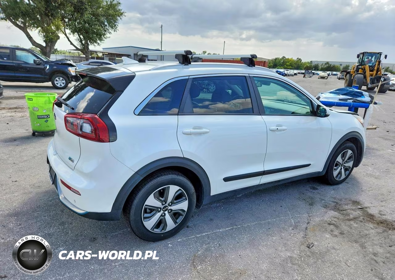 2018 Kia Niro Ex Premium VIN:KNDCC3LDXJ5139481 - 3