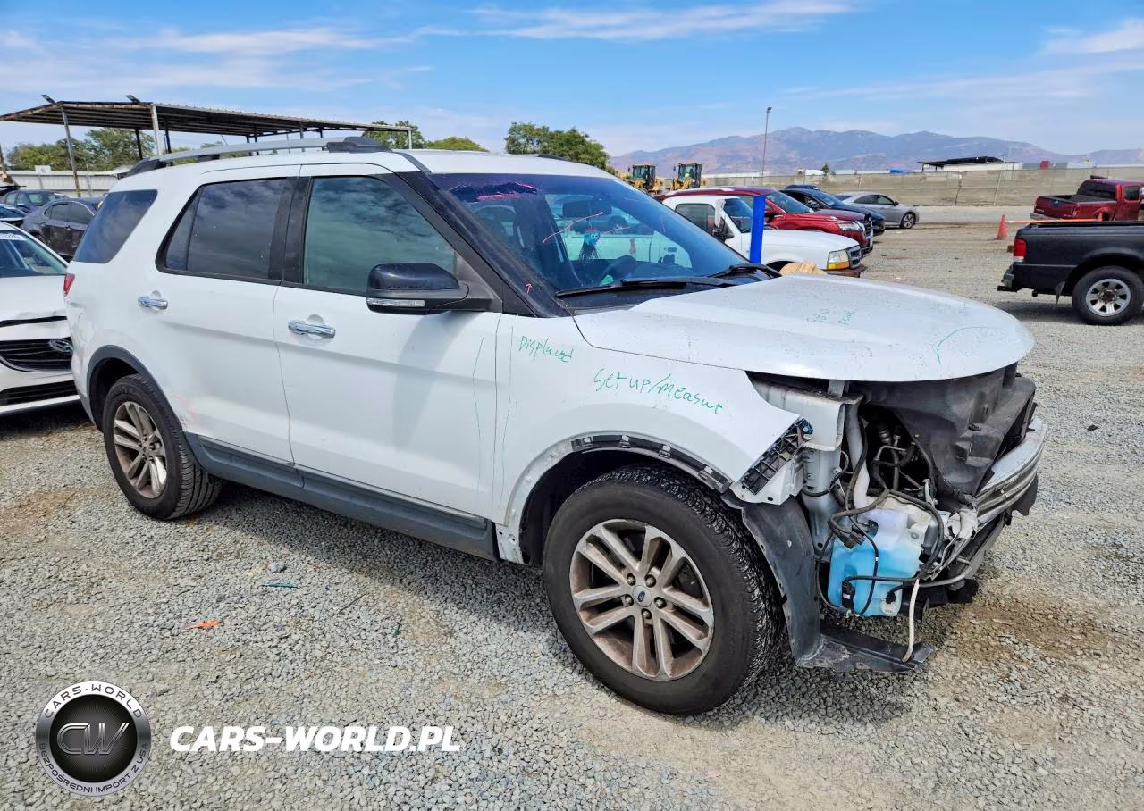 2015 Ford Explorer Xlt VIN:1FM5K7D82FGB90131 - 4