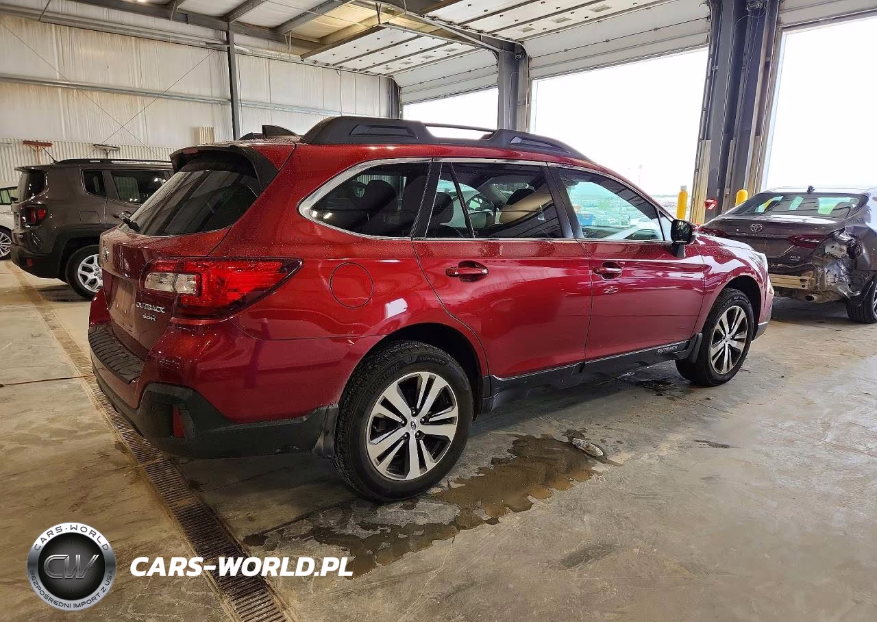 2018 Subaru Outback 3.6R Limited VIN:4S4BSENC1J3336142 - 3