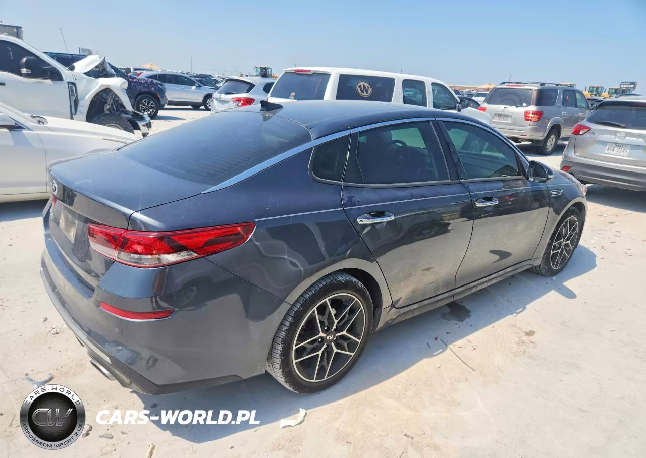 2020 Kia Optima Special Edition VIN:5XXGT4L37LG440755 - 3