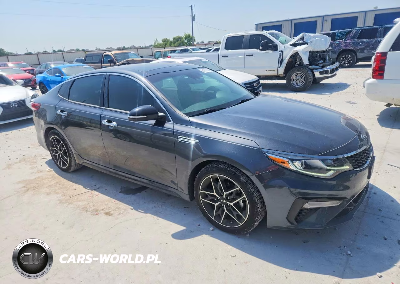 2020 Kia Optima Special Edition VIN:5XXGT4L37LG440755 - 4