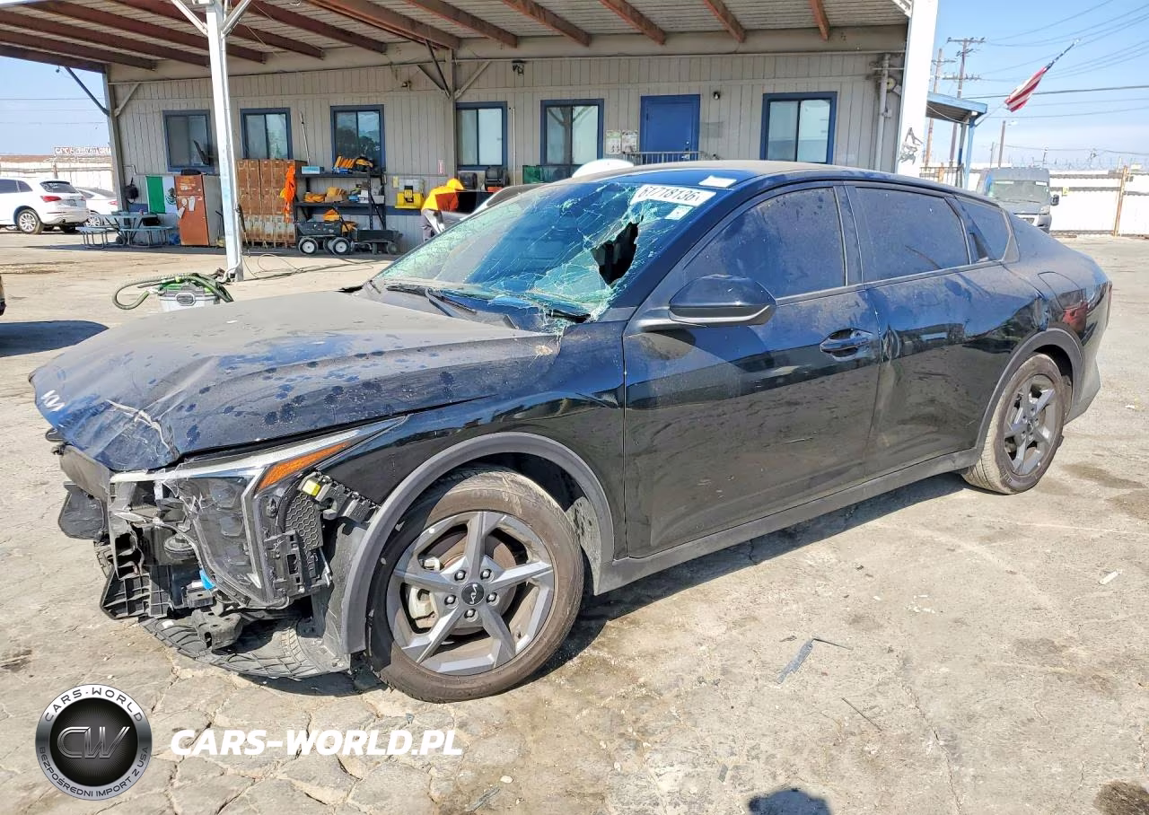 2025 Kia K4 Lxs VIN:3KPFT4DE9SE077894 - 1