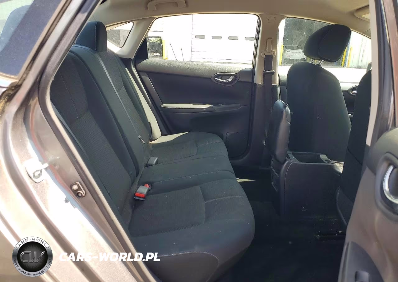 2018 Nissan Sentra S VIN:3N1AB7AP2JY329960 - 10