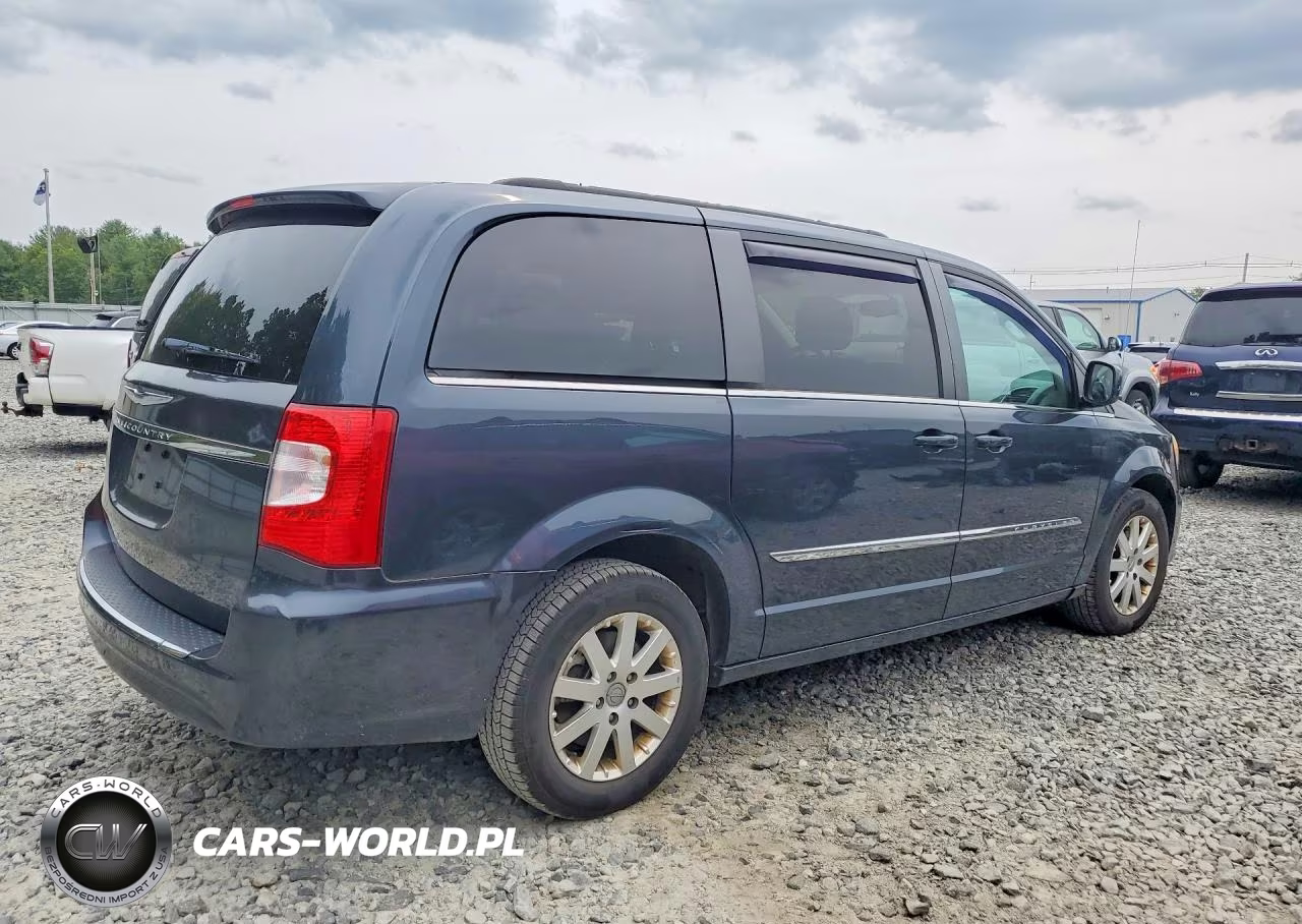 2013 Chrysler Town & Country Touring VIN:2C4RC1BG5DR747636 - 3