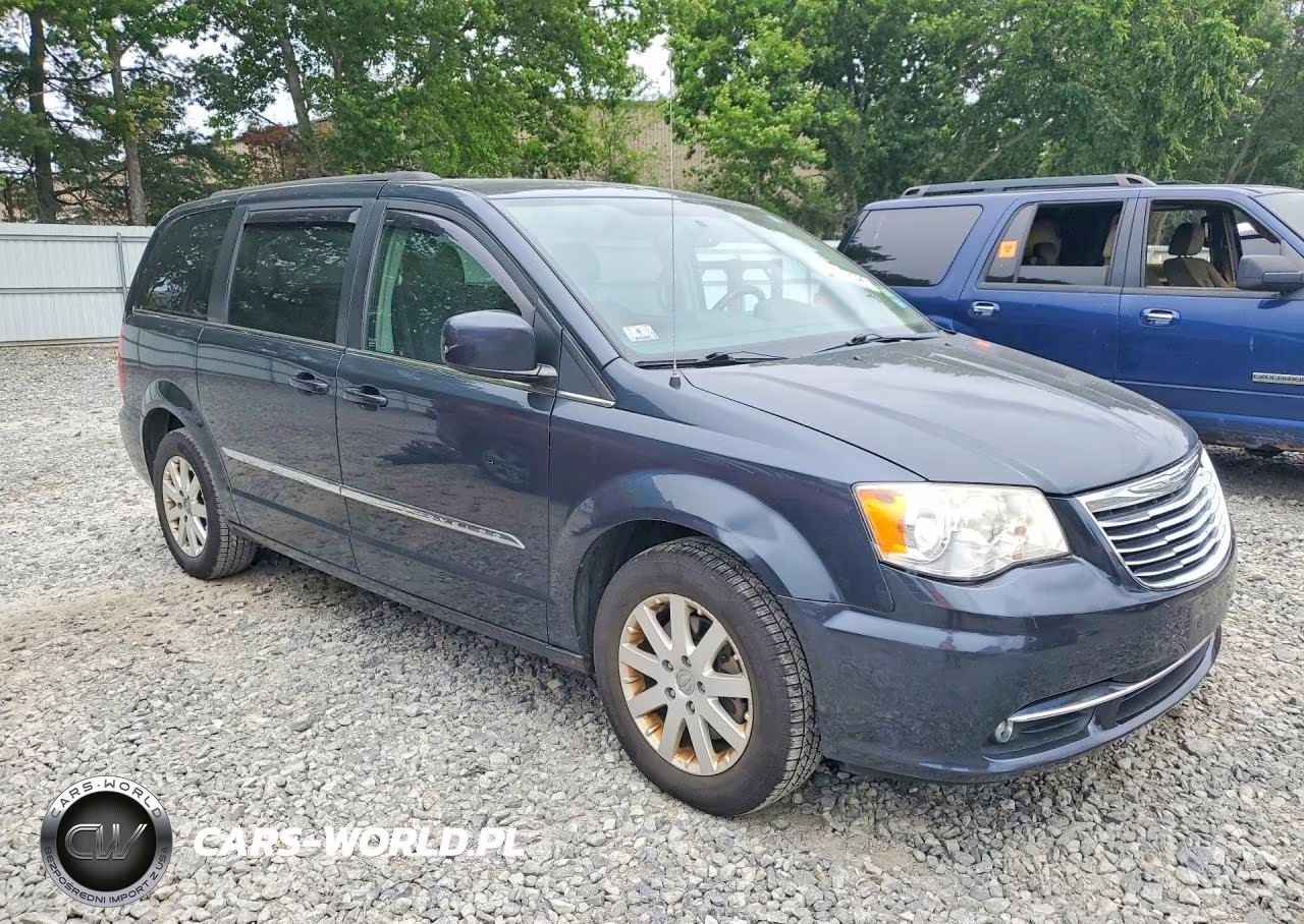 2013 Chrysler Town & Country Touring VIN:2C4RC1BG5DR747636 - 4