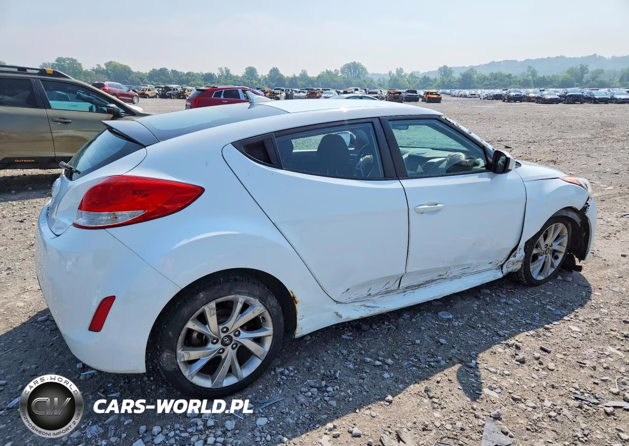 2016 Hyundai Veloster Base VIN:KMHTC6AD7GU265442 - 3