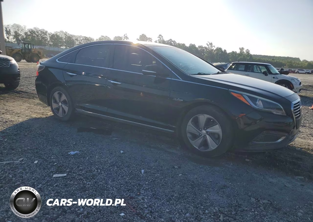 2016 Hyundai Sonata Plug-In Hybrid Limited VIN:KMHE54L23GA021470 - 4