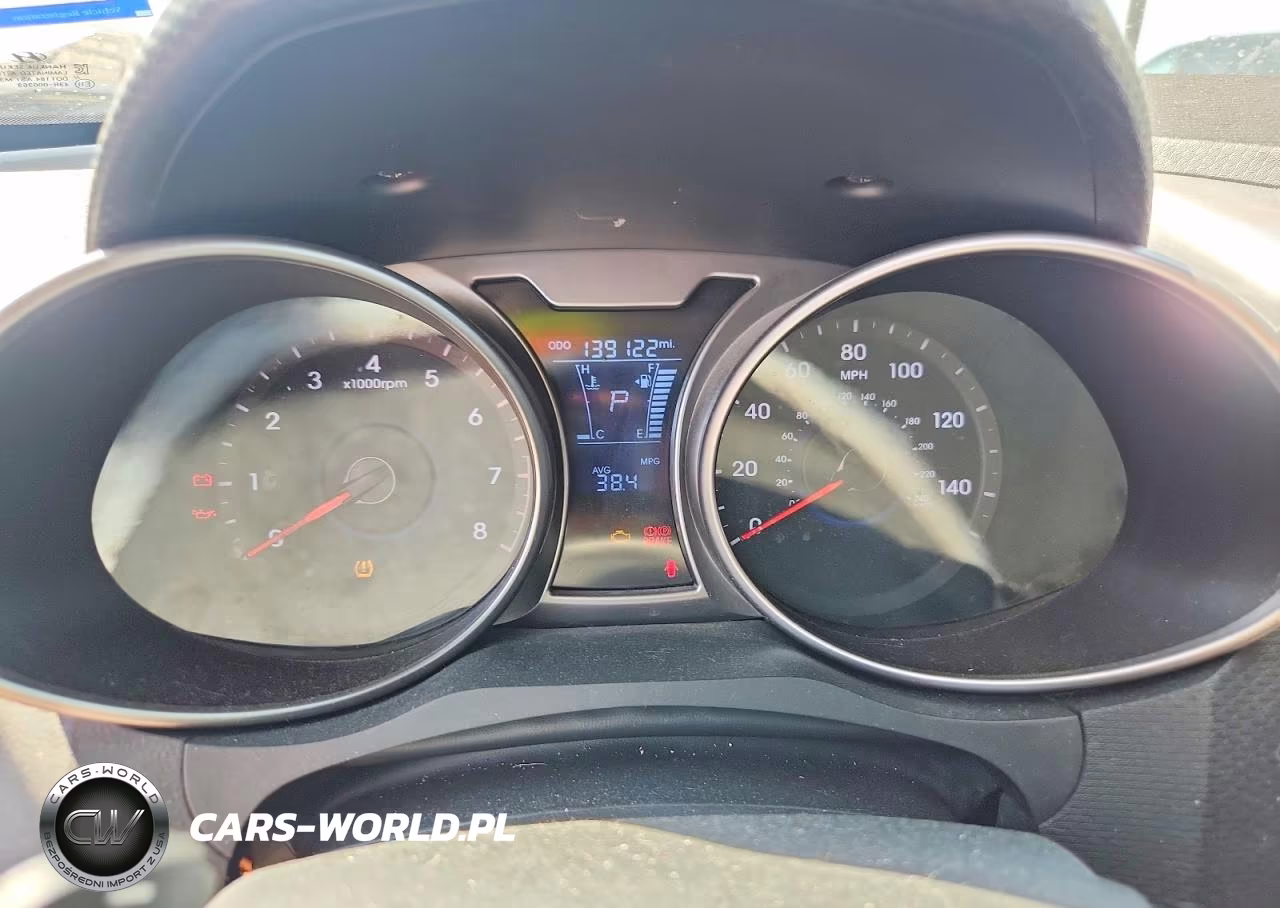 2015 Hyundai Veloster Base VIN:KMHTC6AD2FU244531 - 9