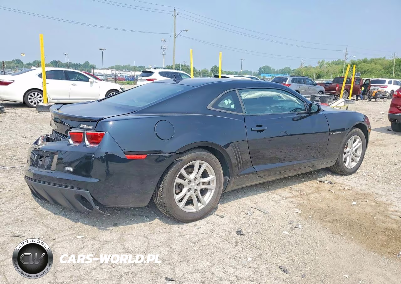 2013 Chevrolet Camaro Ls VIN:2G1FA1E38D9208728 - 3