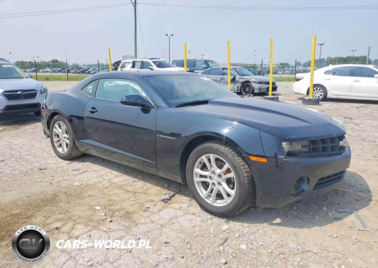 2013 Chevrolet Camaro Ls VIN:2G1FA1E38D9208728 - 4
