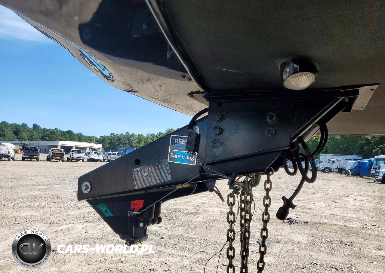 2018 Heartland Cyclone Camper VIN:5SFCG4335JE358864 - 7
