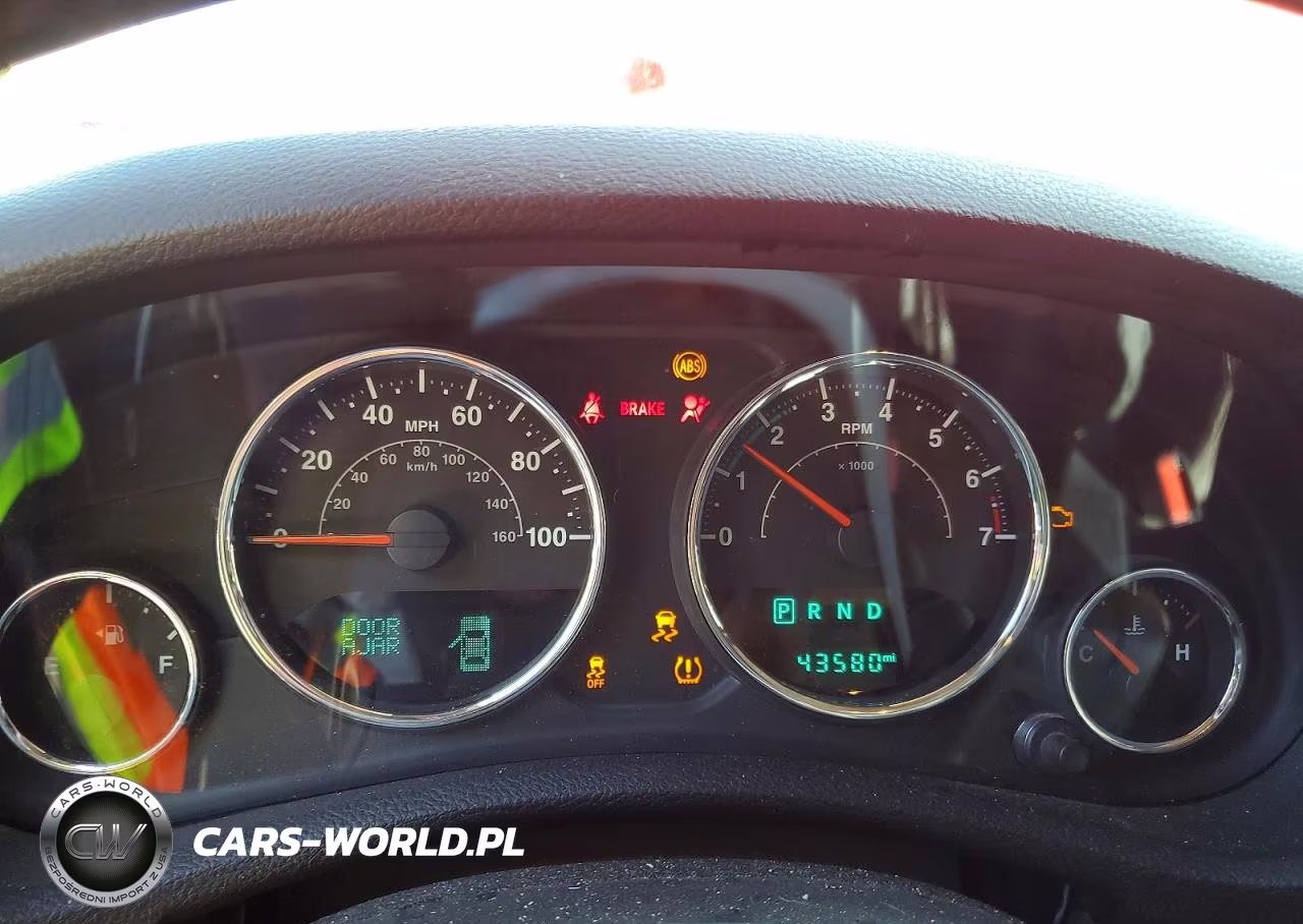 2016 Jeep Wrangler Unlimited Rubicon VIN:1C4BJWFG4GL243896 - 9