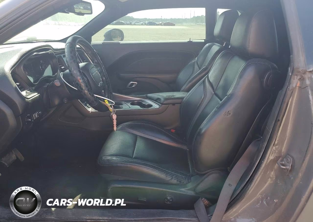 2018 Dodge Challenger Sxt VIN:2C3CDZAG3JH322215 - 7