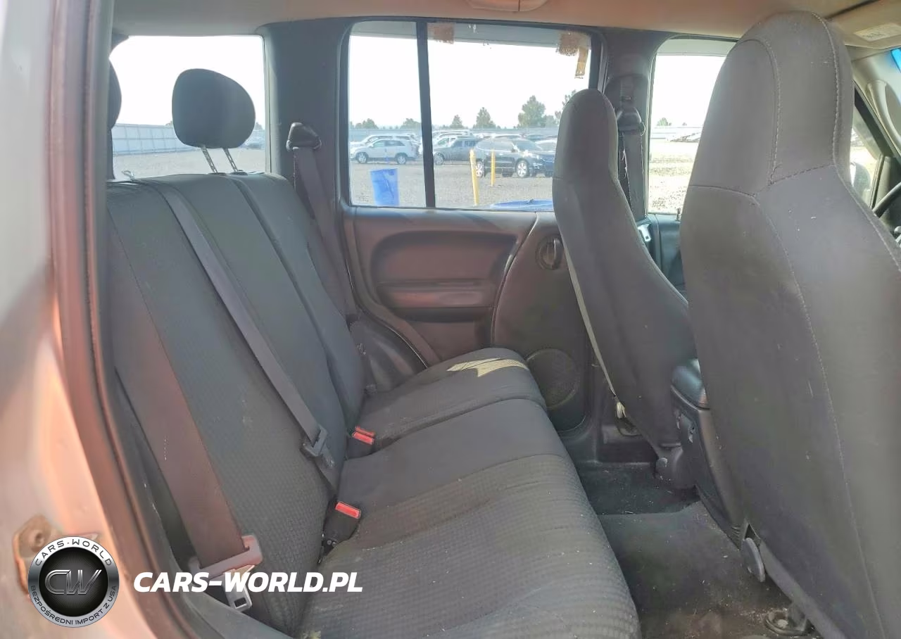 2004 Jeep Liberty Sport VIN:1J4GL48K34W283946 - 10
