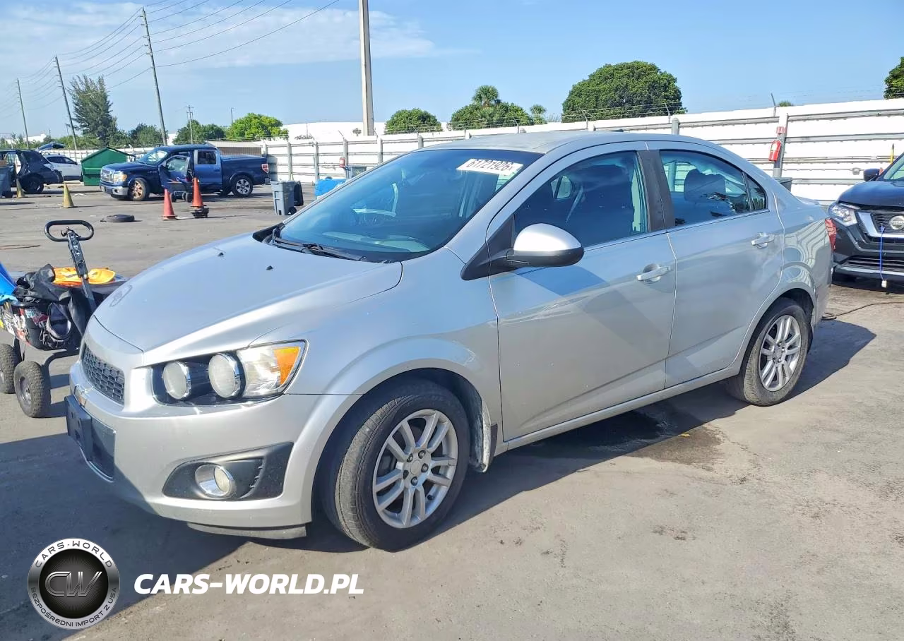 2013 Chevrolet Sonic Lt – zdjęcie 1 z 12