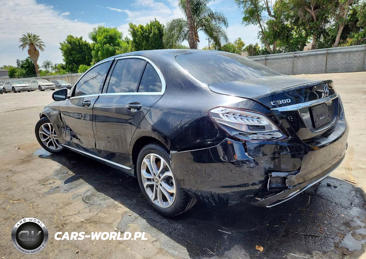 2018 Mercedes-Benz C 300 VIN:55SWF4JB9JU240701 - 2