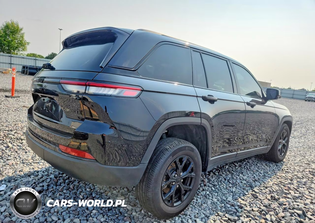 2024 Jeep Grand Cherokee Laredo VIN:1C4RJHAG0RC245021 - 3