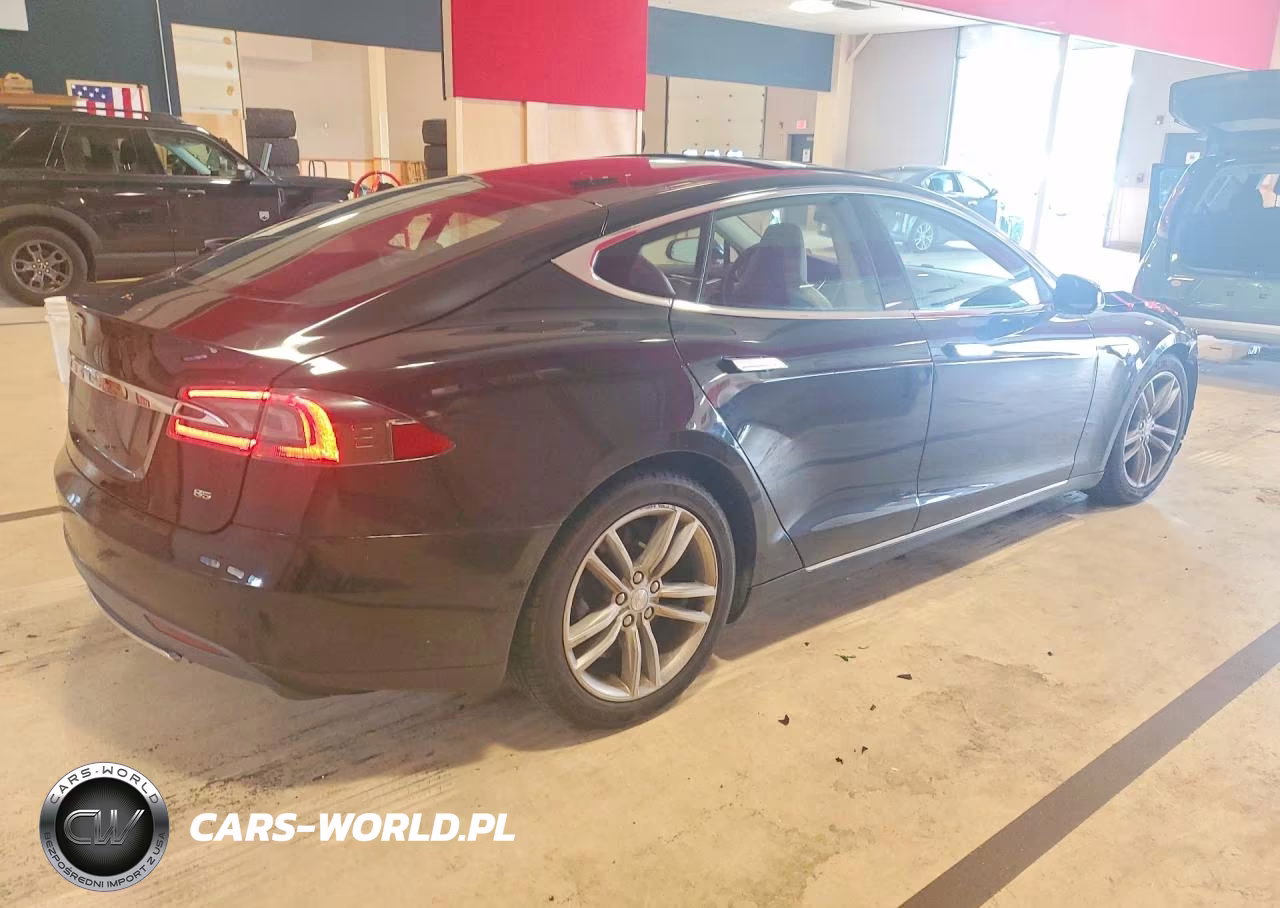 2013 Tesla Model S VIN:5YJSA1CN0DFP22336 - 3