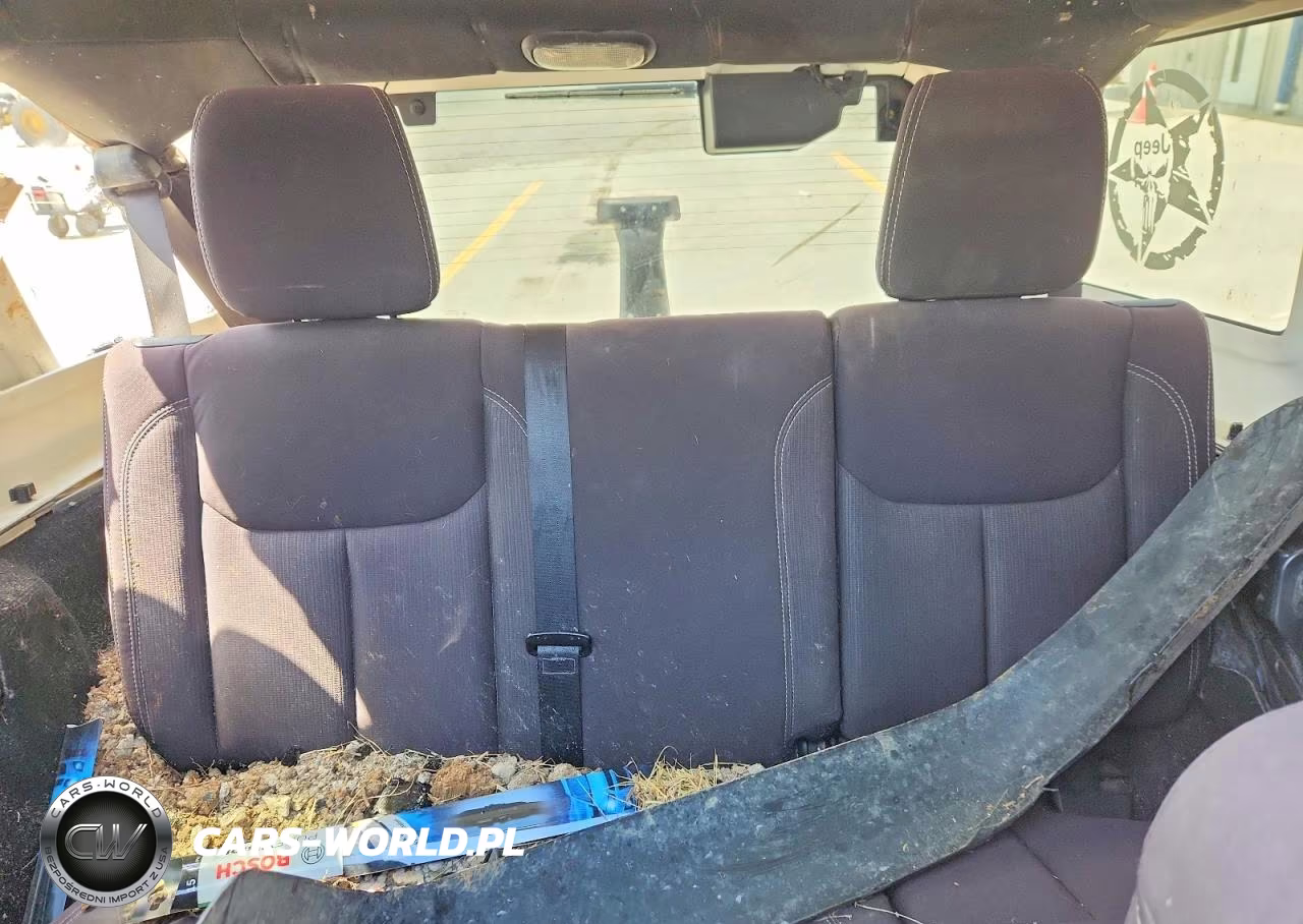 2014 Jeep Wrangler Unlimited Rubicon VIN:1C4BJWFG4EL105398 - 10