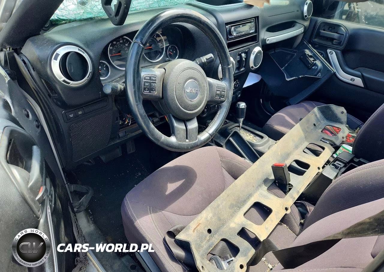 2014 Jeep Wrangler Unlimited Rubicon VIN:1C4BJWFG4EL105398 - 8