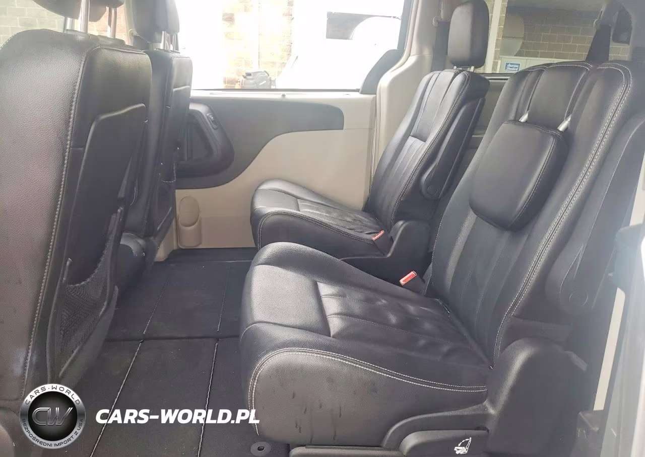2013 Chrysler Town & Country Touring VIN:2C4RC1BG2DR780190 - 11