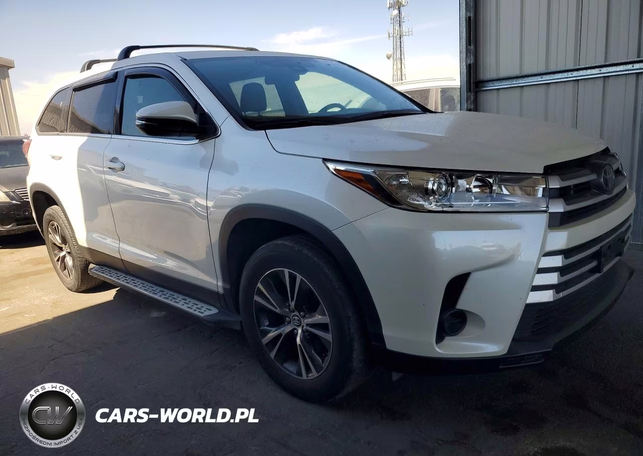 2019 Toyota Highlander Le VIN:5TDZZRFH1KS300015 - 4