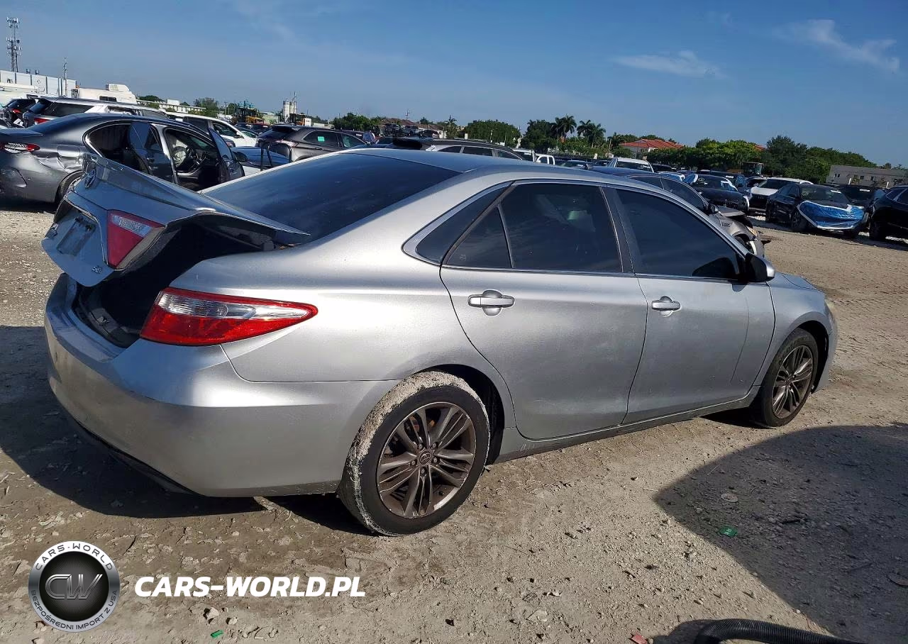2015 Toyota Camry Se VIN:4T1BF1FK0FU897436 - 3