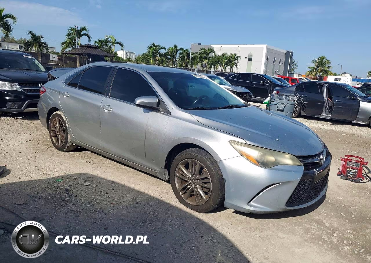 2015 Toyota Camry Se VIN:4T1BF1FK0FU897436 - 4