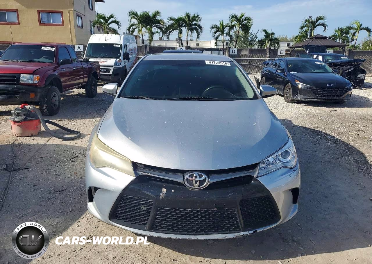 2015 Toyota Camry Se VIN:4T1BF1FK0FU897436 - 5