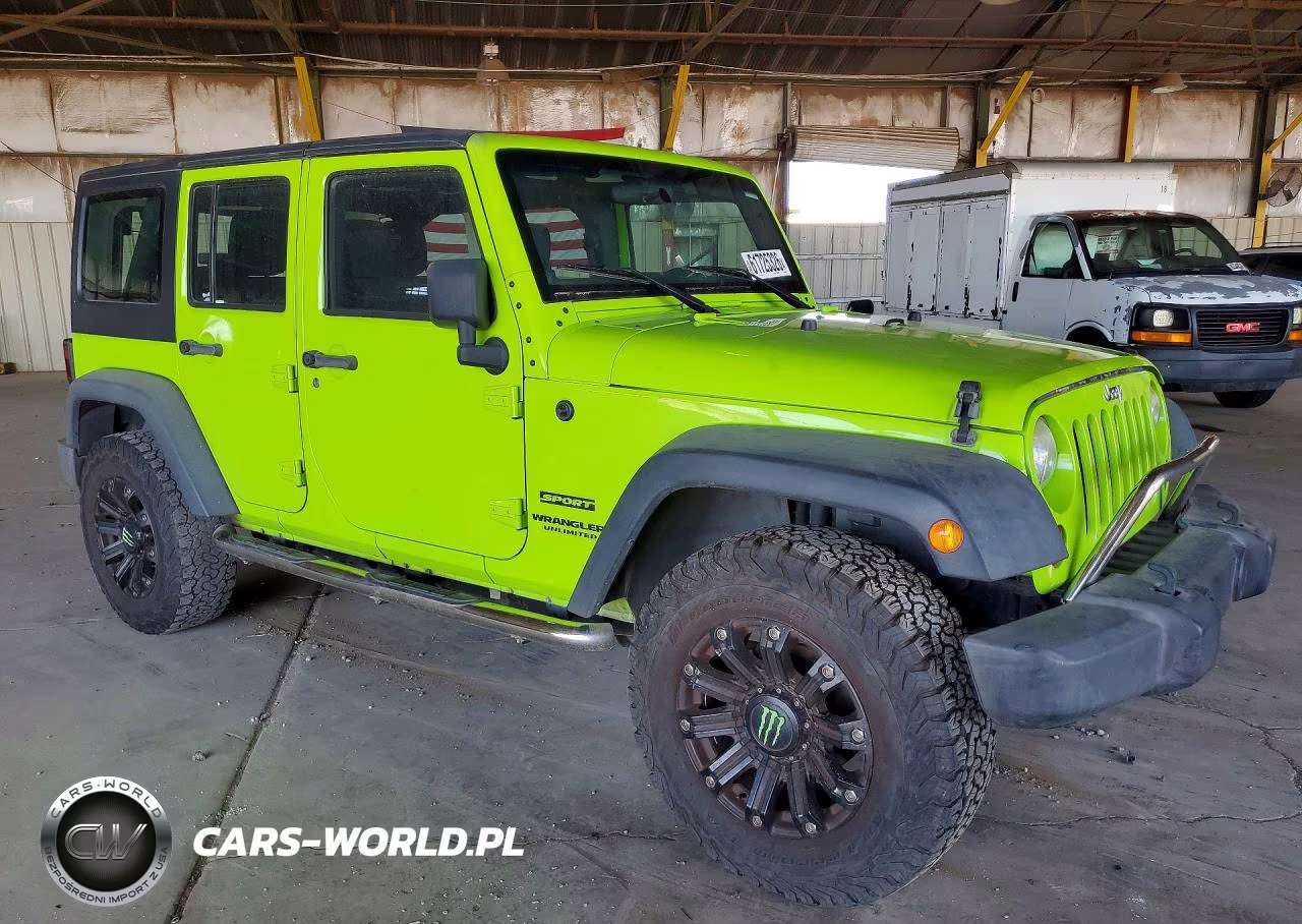 2012 Jeep Wrangler Unlimited Sport VIN:1C4BJWDG4CL283697 - 4