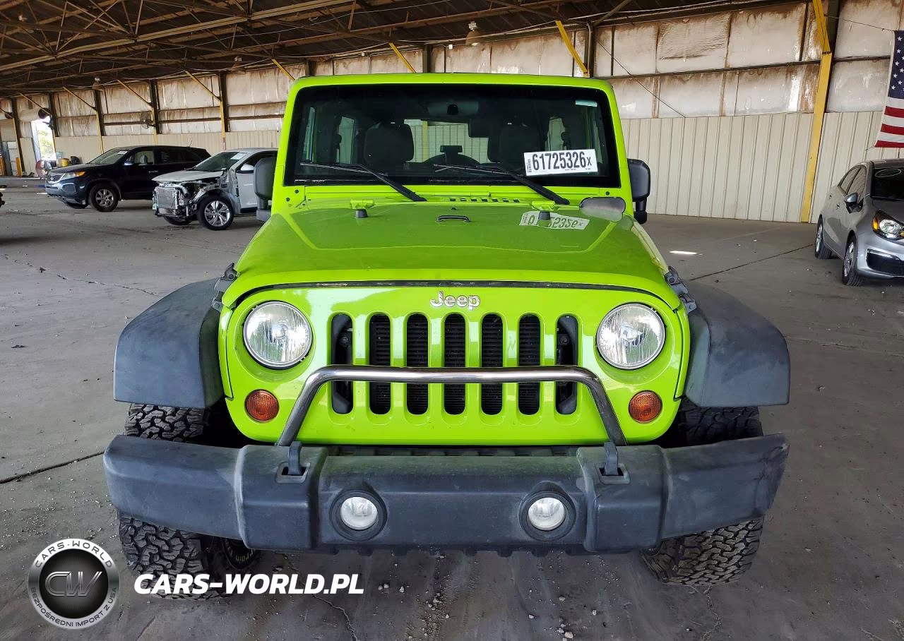 2012 Jeep Wrangler Unlimited Sport VIN:1C4BJWDG4CL283697 - 5