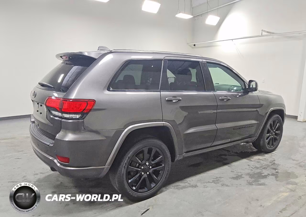 2019 Jeep Grand Cherokee Laredo VIN:1C4RJFAG1KC669429 - 3