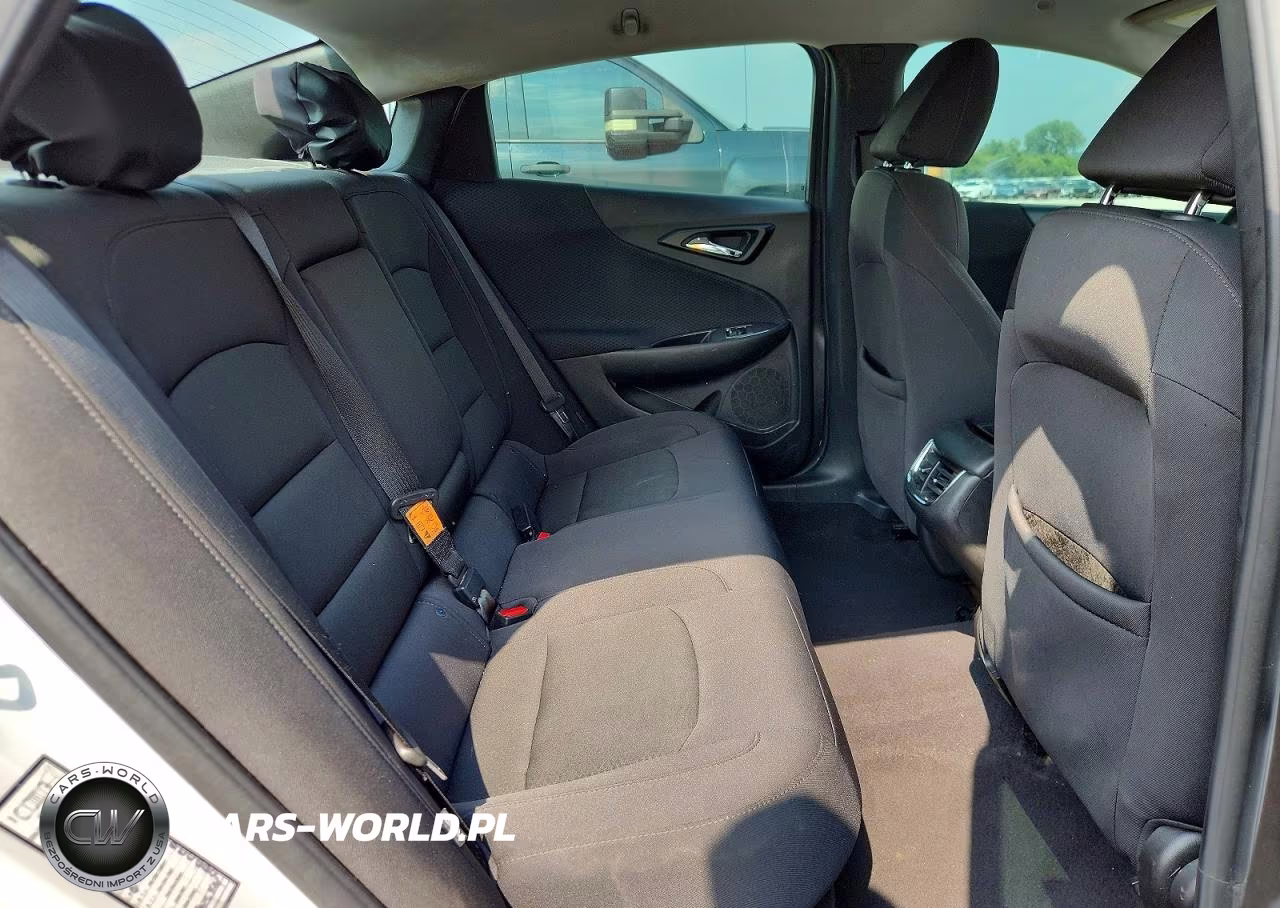 2017 Chevrolet Malibu Lt VIN:1G1ZE5ST9HF205329 - 10