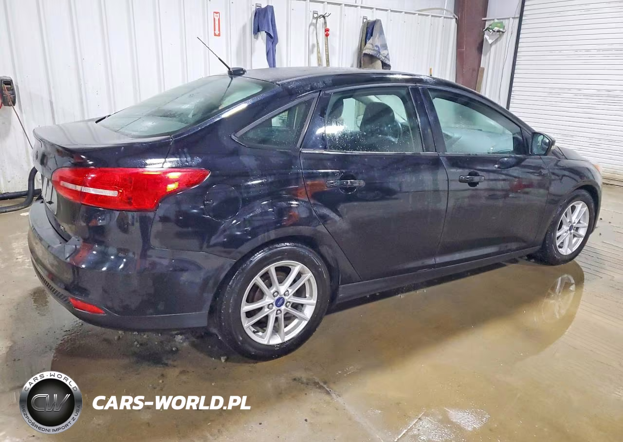 2016 Ford Focus Se VIN:1FADP3F29GL274657 - 3