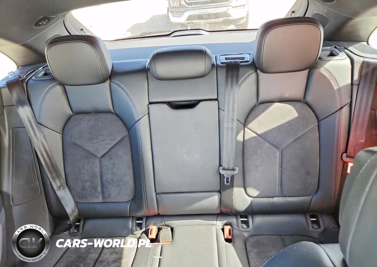 2018 Porsche Macan S VIN:WP1AB2A57JLB30800 - 10