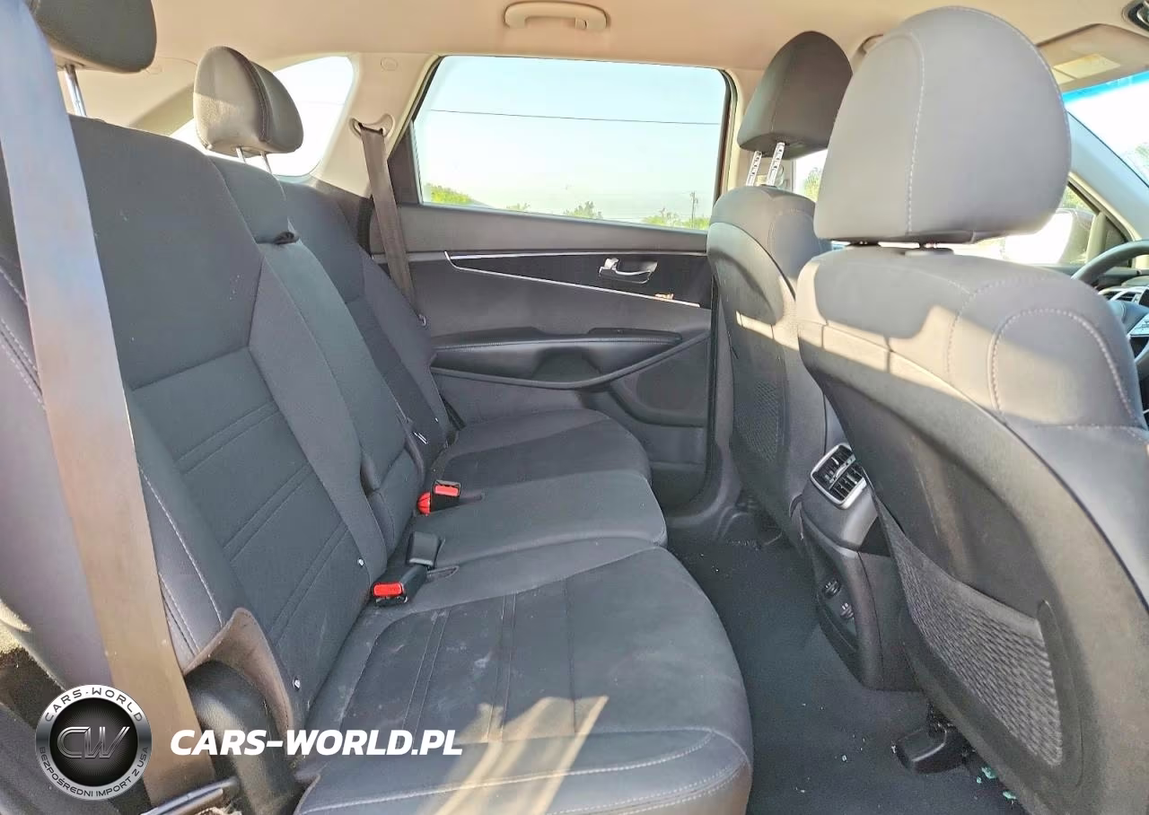 2019 Kia Sorento Lx VIN:5XYPG4A38KG554295 - 11
