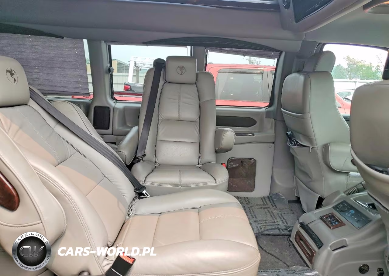 2018 Chevrolet Express 2500 Work Van VIN:1GCWGBFGXJ1162655 - 11