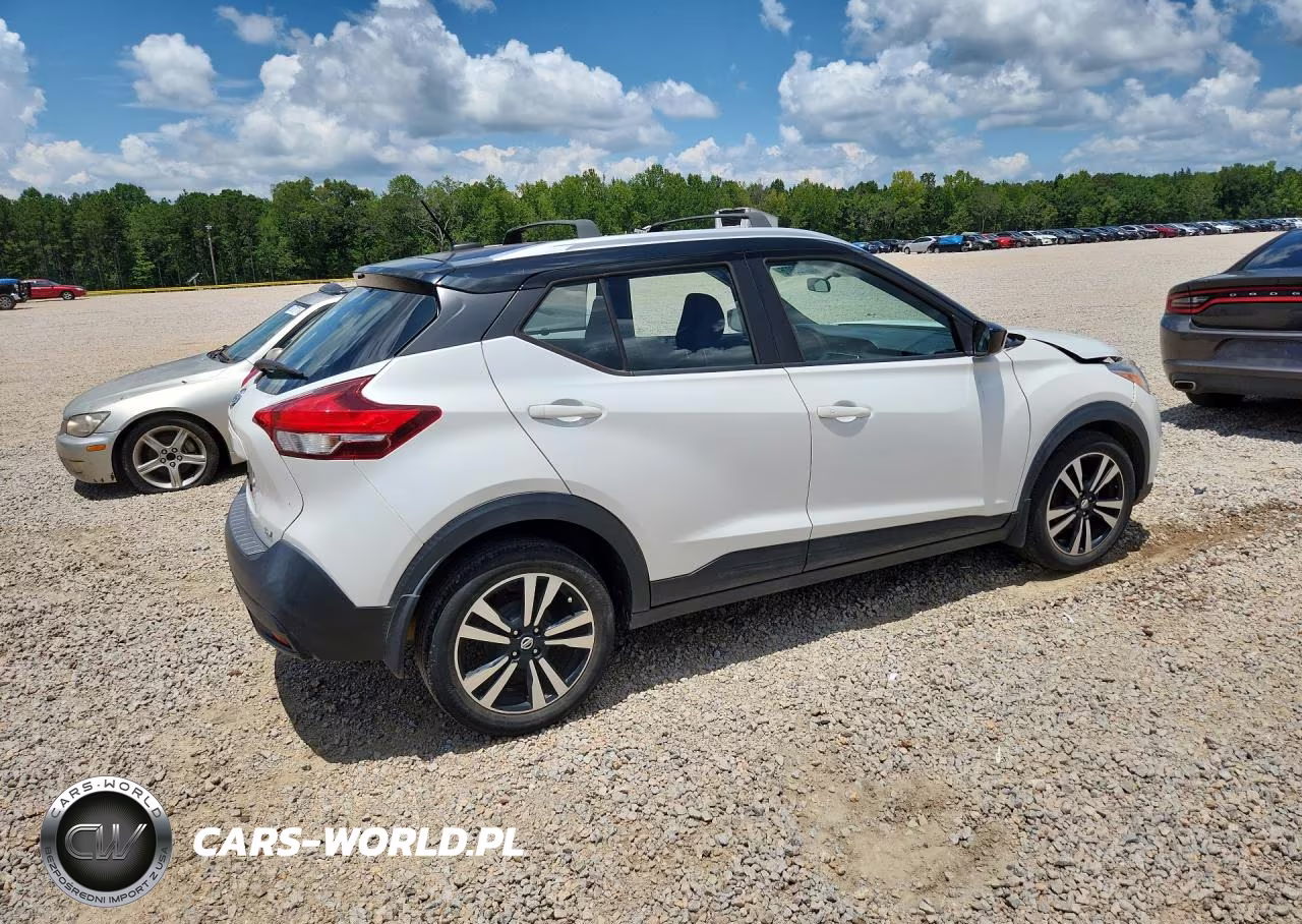 2019 Nissan Kicks Sv VIN:3N1CP5CU1KL530653 - 3