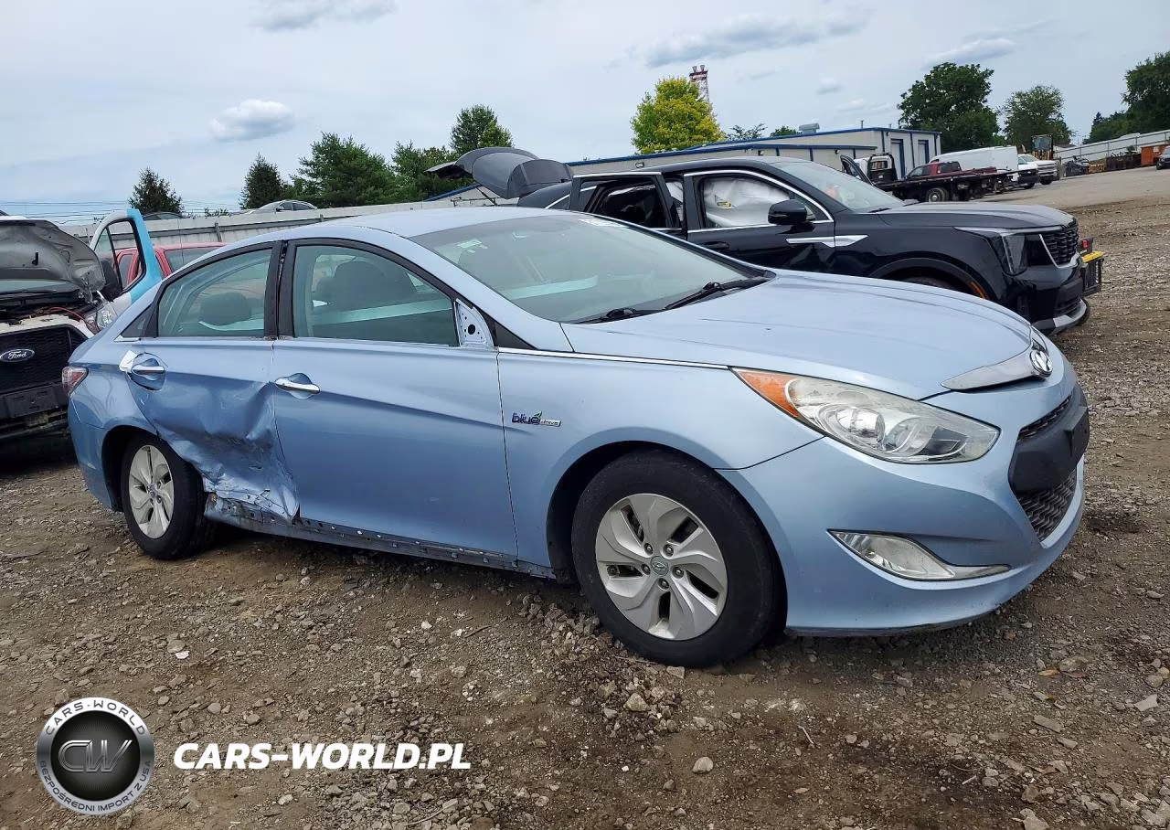 2014 Hyundai Sonata Hybrid VIN:KMHEC4A46EA116645 - 4