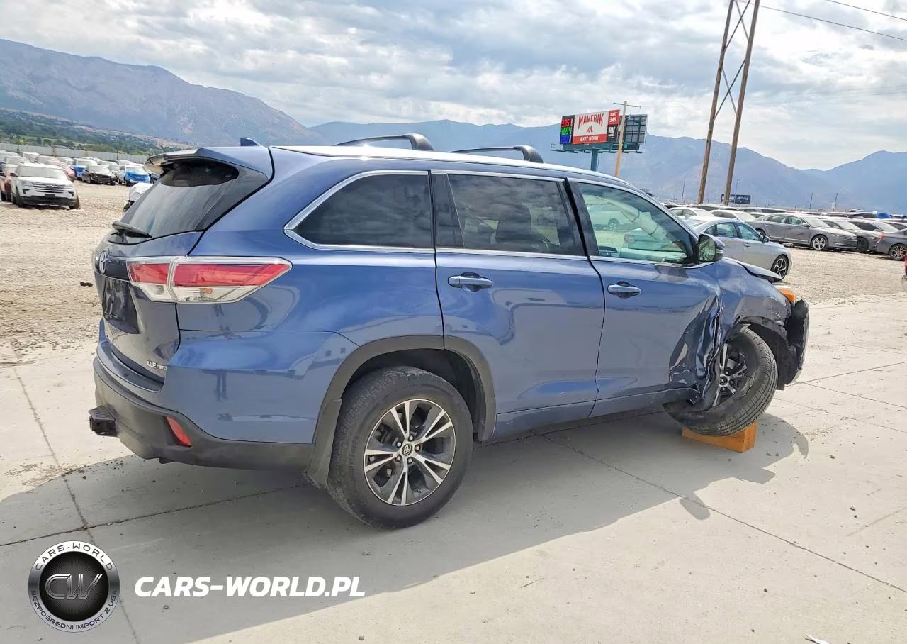 2016 Toyota Highlander Xle VIN:5TDJKRFH1GS323867 - 3